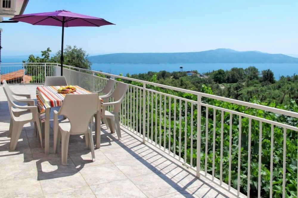 Photo of Patio Balcony in Sveta Jelena