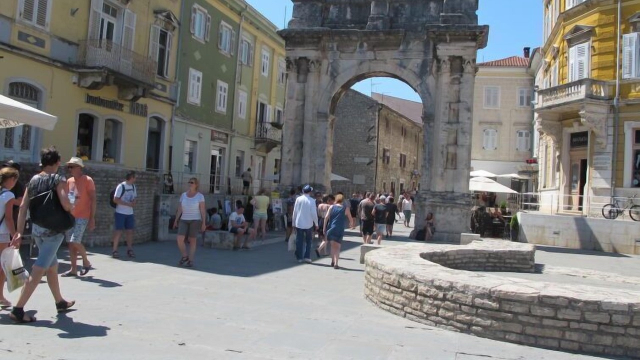 Photo of Outdoor in Peroj