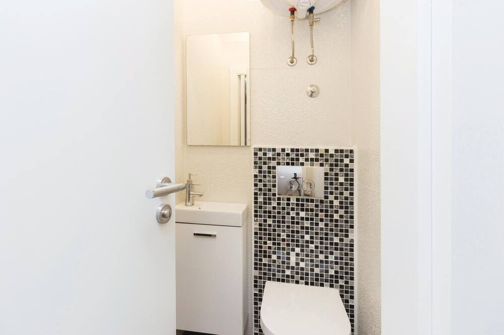 Photo of Bathroom in Kali