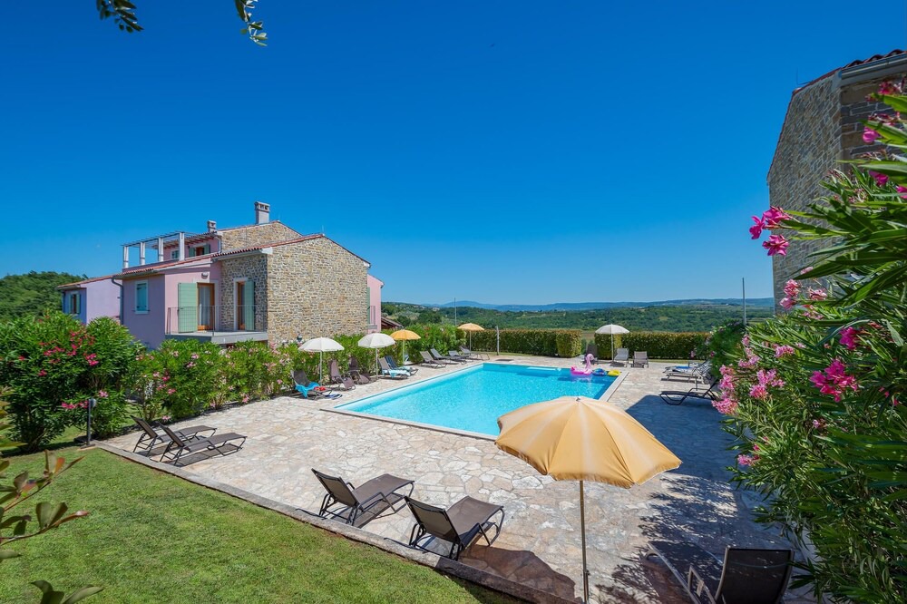 Photo of Outdoor in Baredine