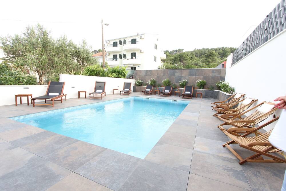 Photo of Outdoor in Slatine