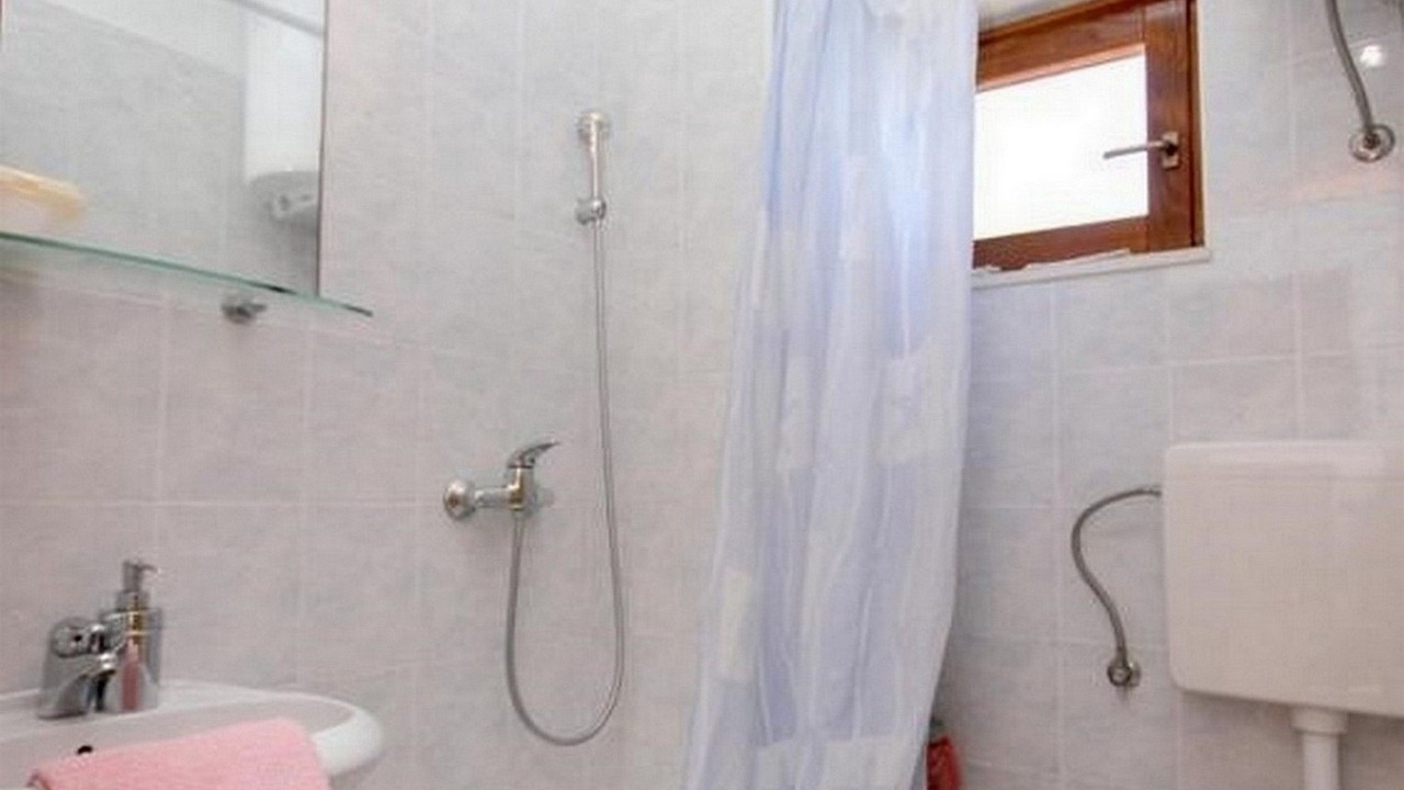 Photo of Bathroom in Brsecine