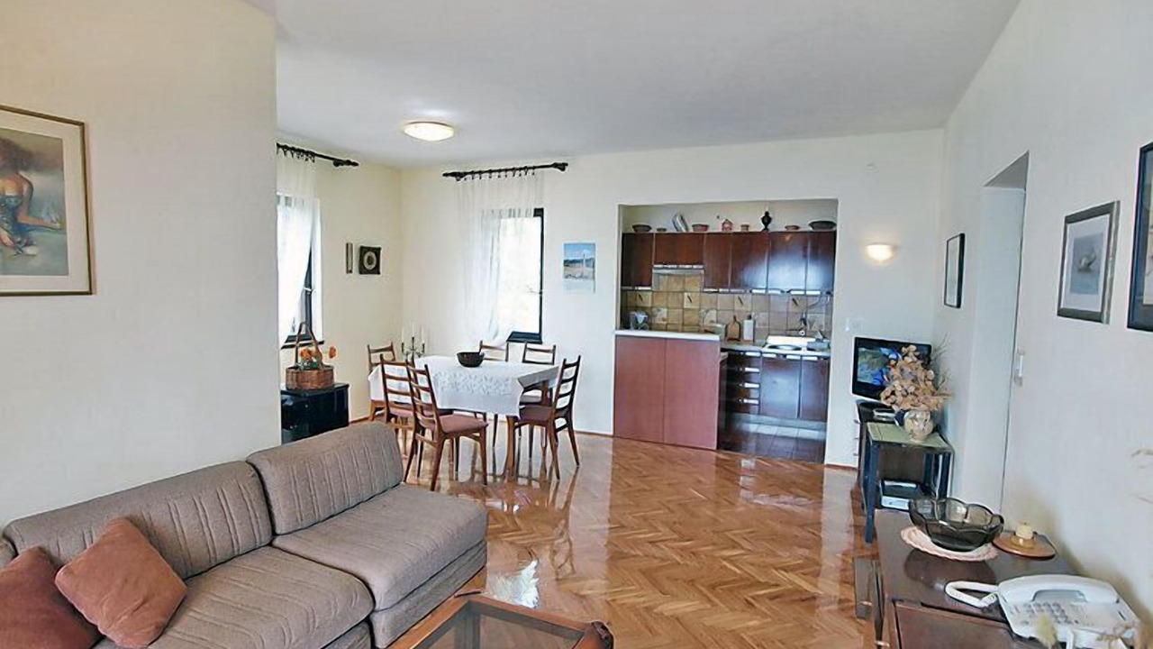Photo of Livingroom in Mali Iz