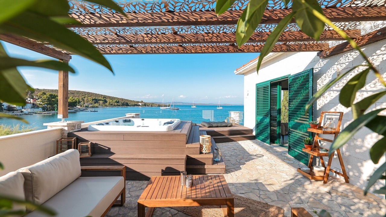 Photo of Patio Balcony in Zman