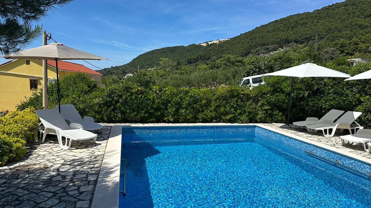 Photo of Outdoor in Banjol