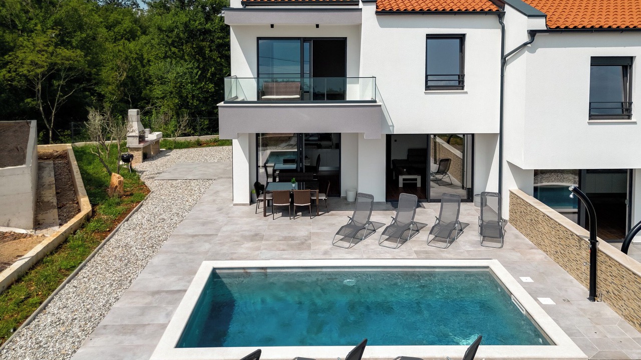 Photo of Outdoor in Risika
