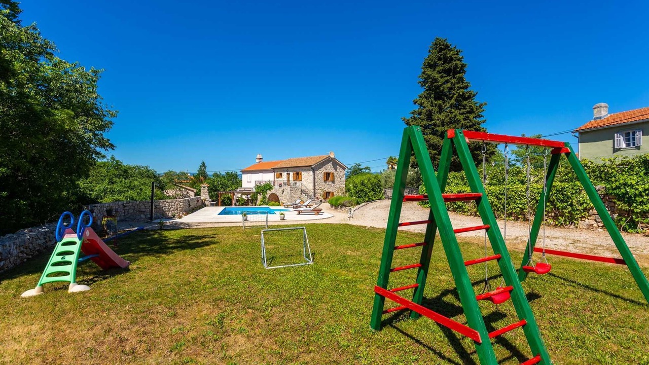 Photo of Others in Rasopasno