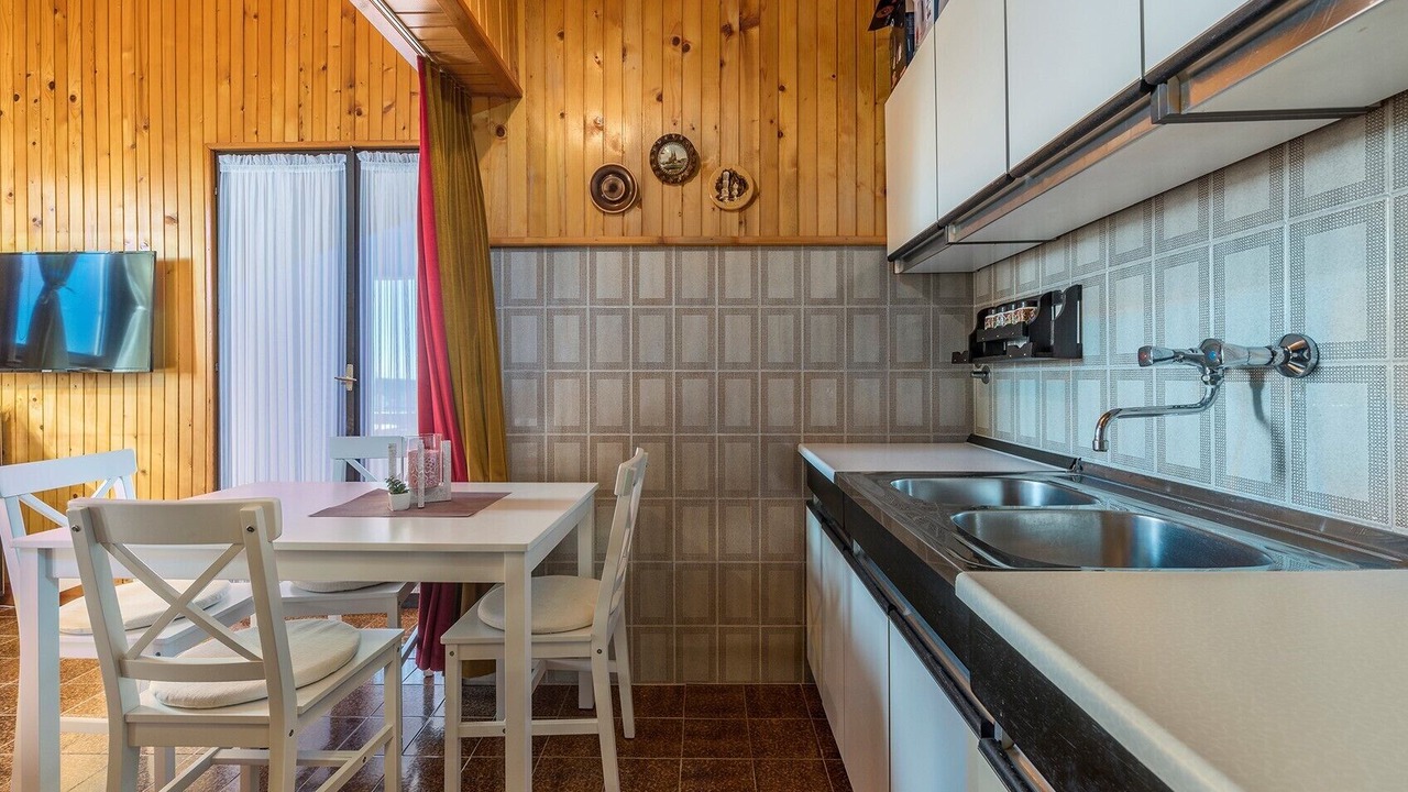 Photo of Kitchen in Tar