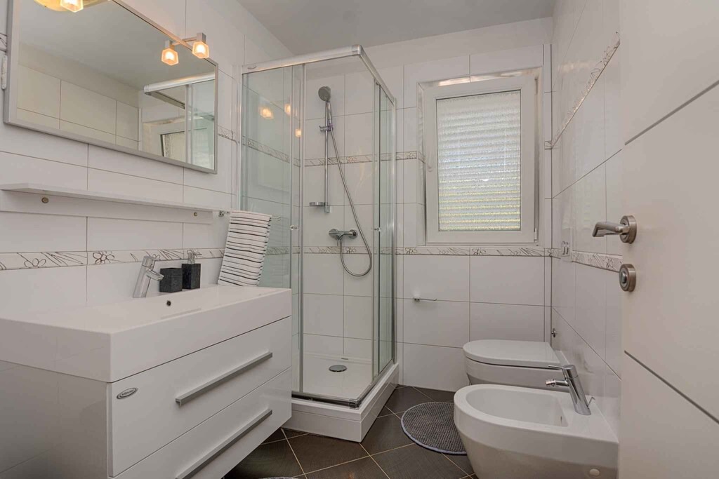 Photo of Bathroom in Vir