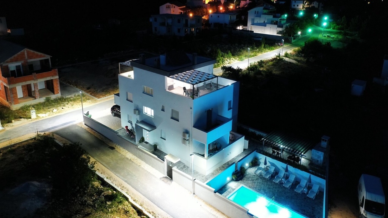 Photo of Outdoor in Seline