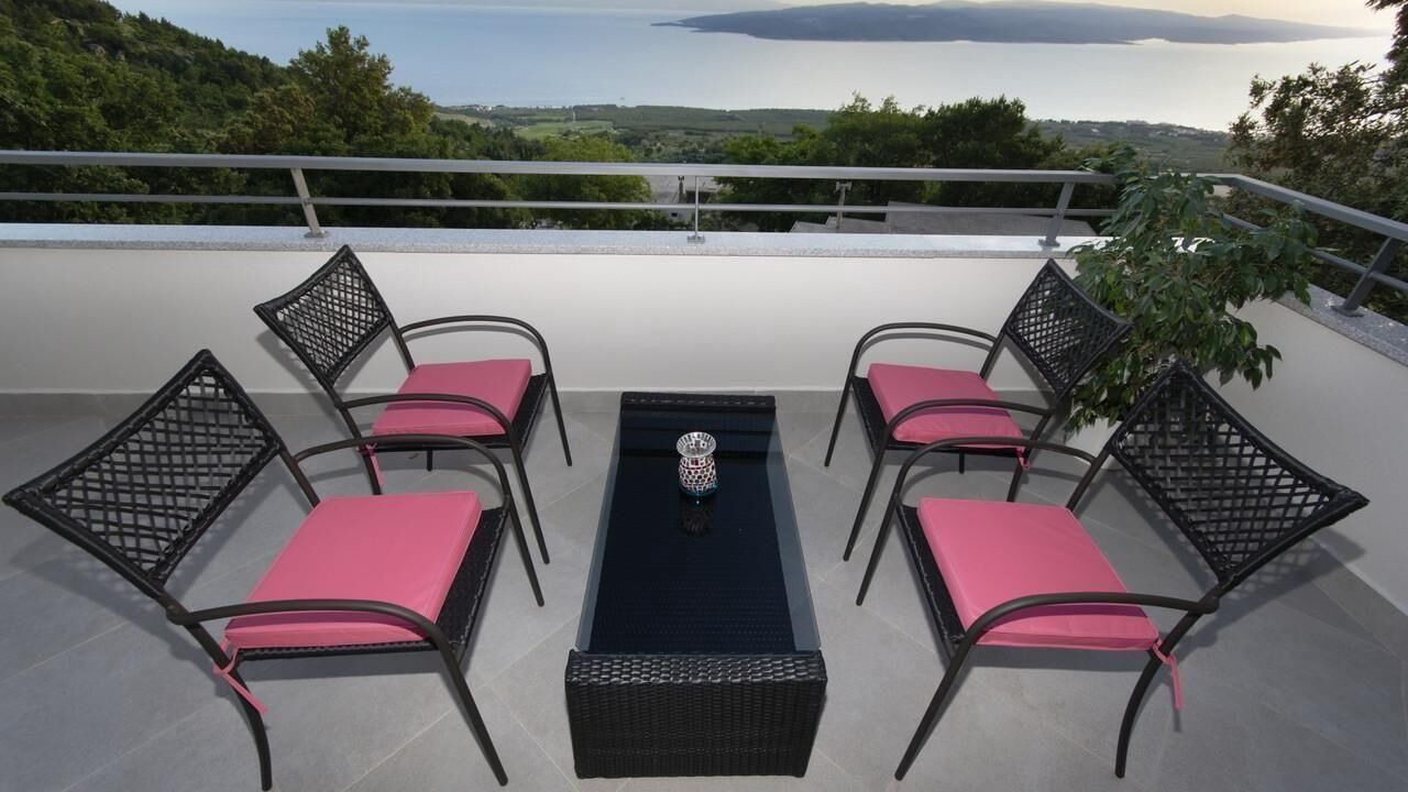 Photo of Patio Balcony in Bast