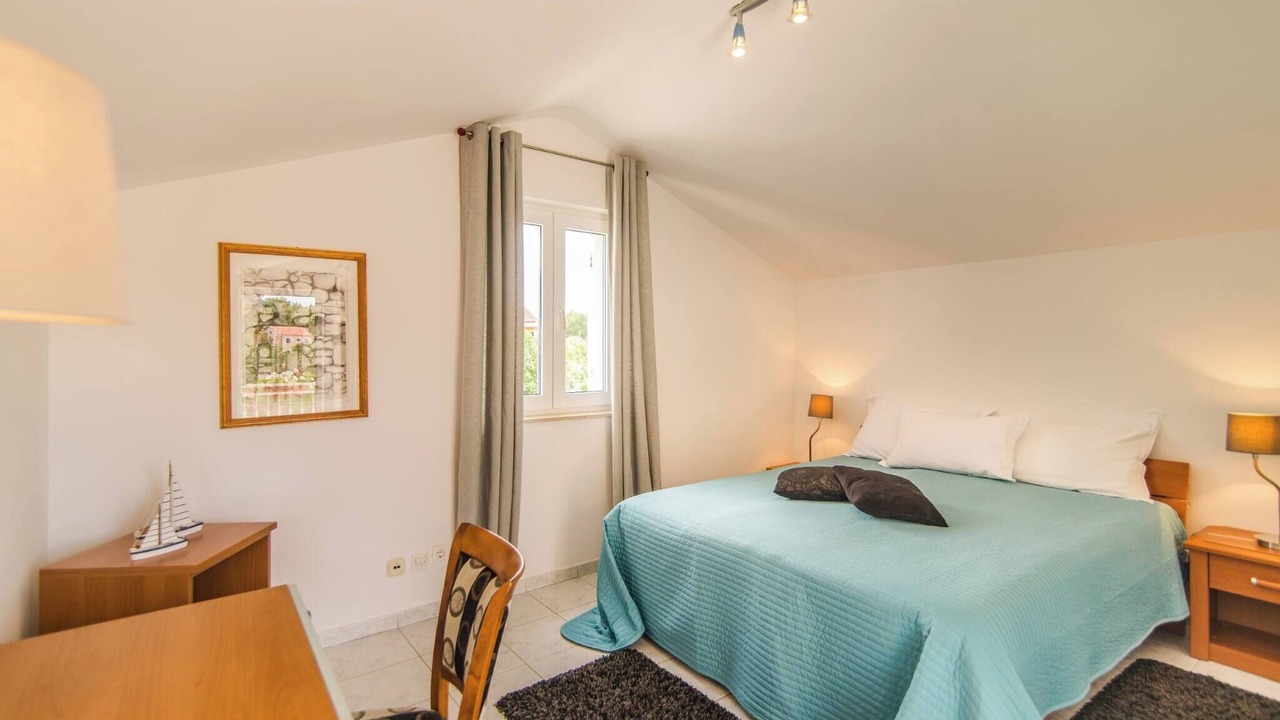 Photo of Bedroom in Mirce