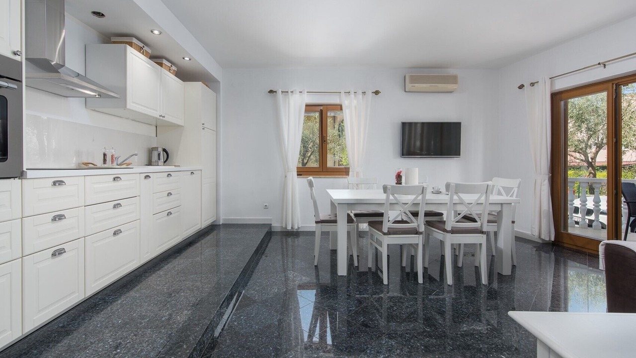 Photo of Kitchen in Zambratija