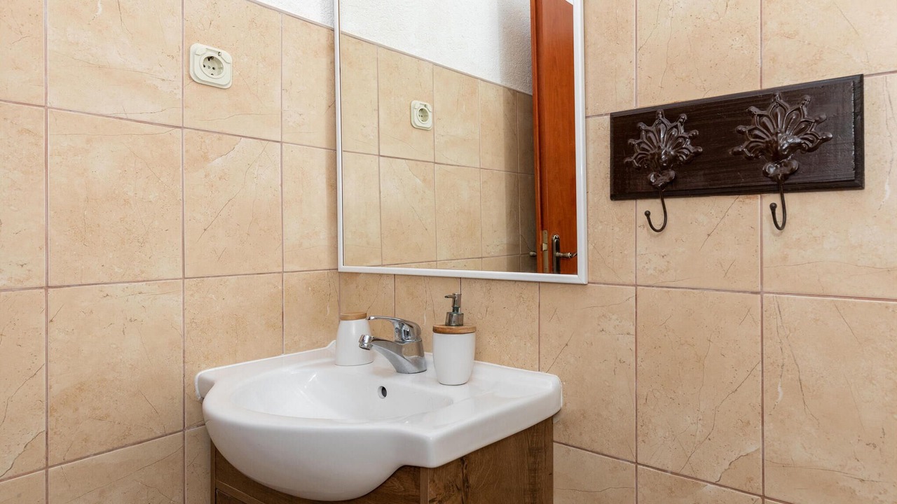 Photo of Bathroom in Blace