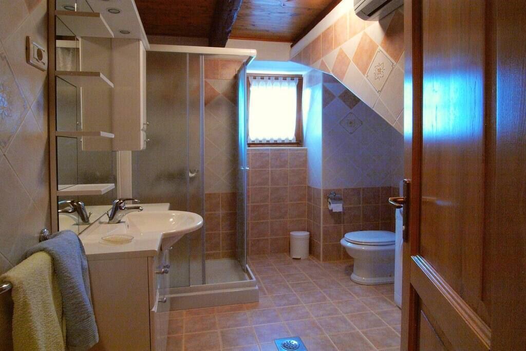 Photo of Bathroom in Gajana