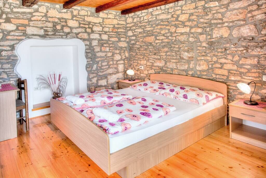 Photo of Bedroom in Gajana