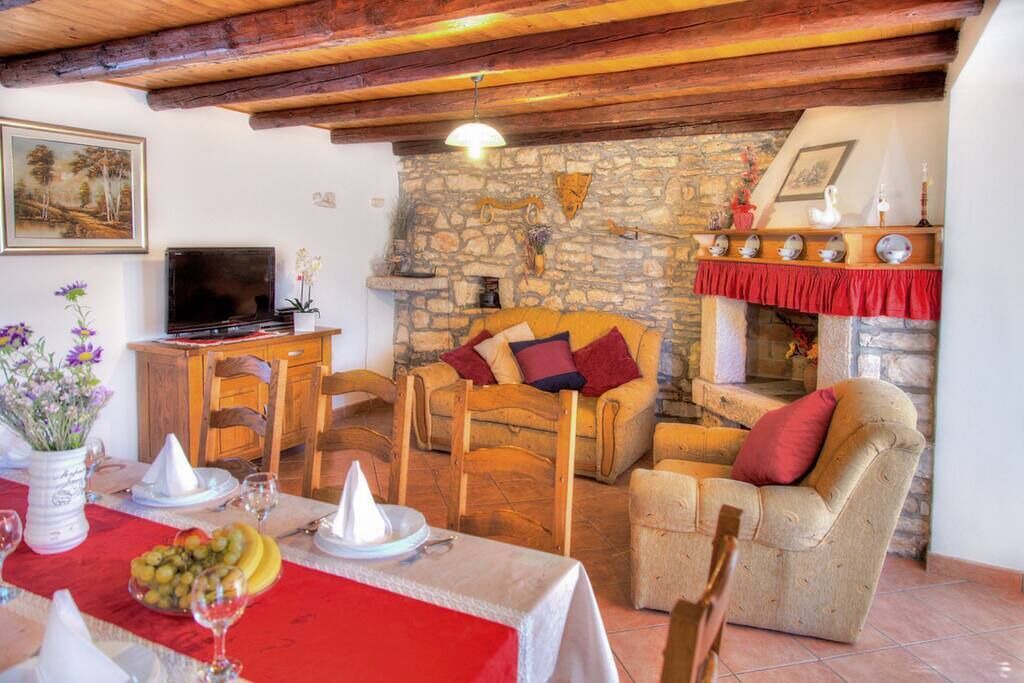 Photo of Livingroom in Gajana