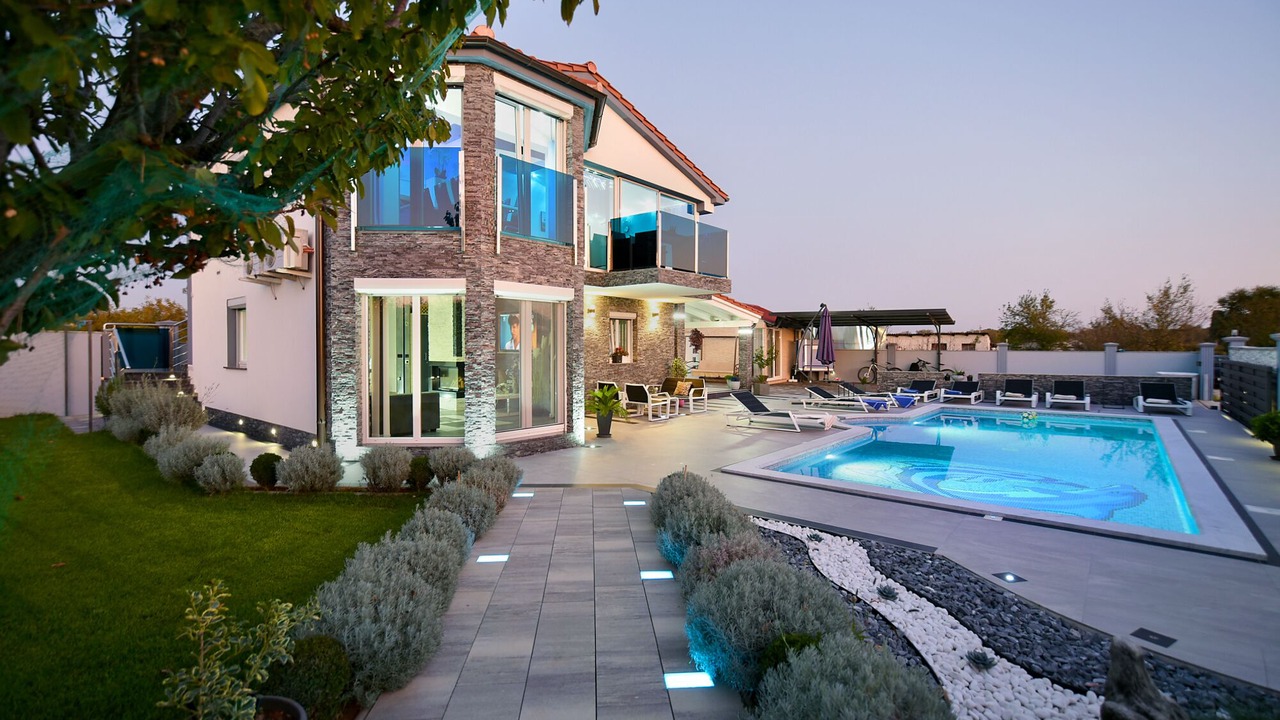 Photo of Outdoor in Valbandon