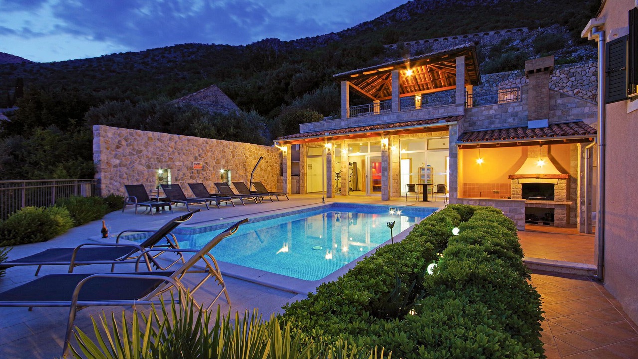 Photo of Others in Brsecine