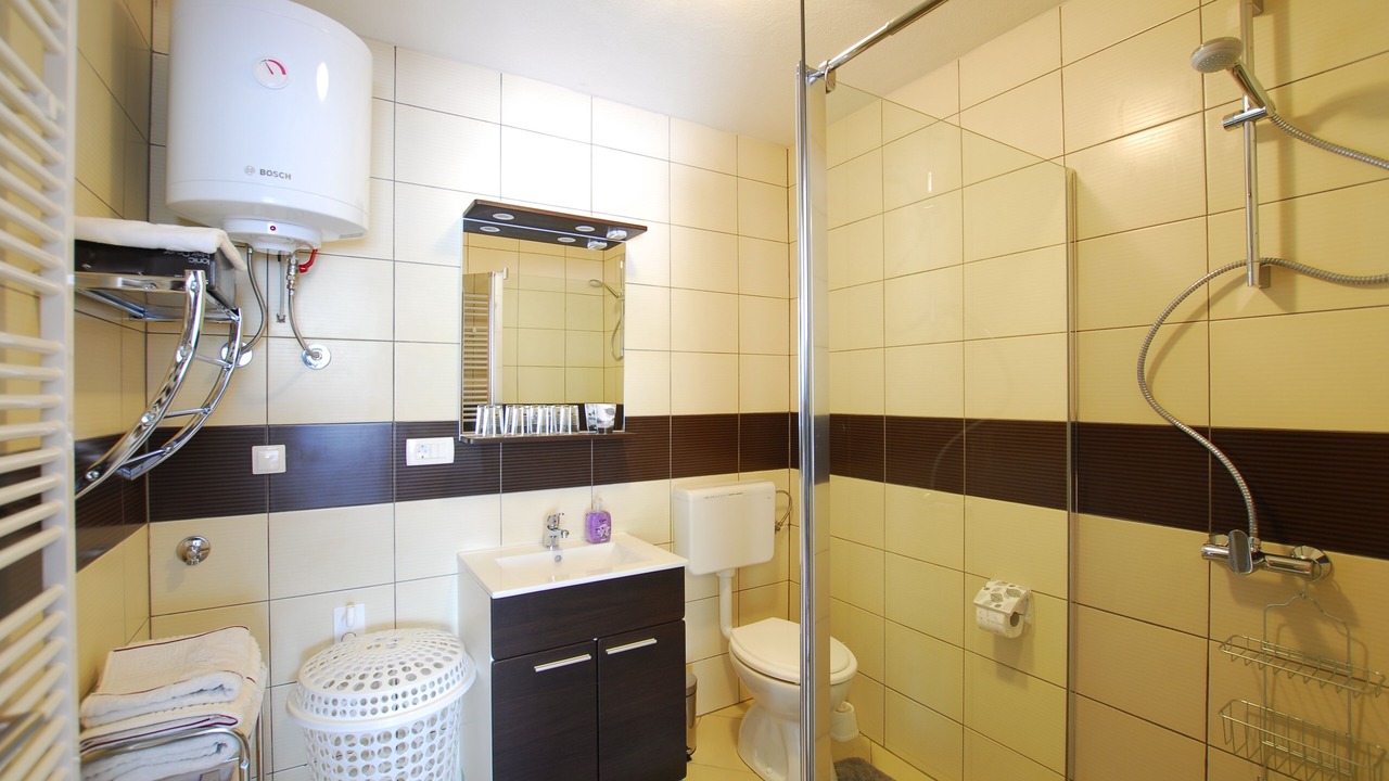 Photo of Bathroom in Sarsoni