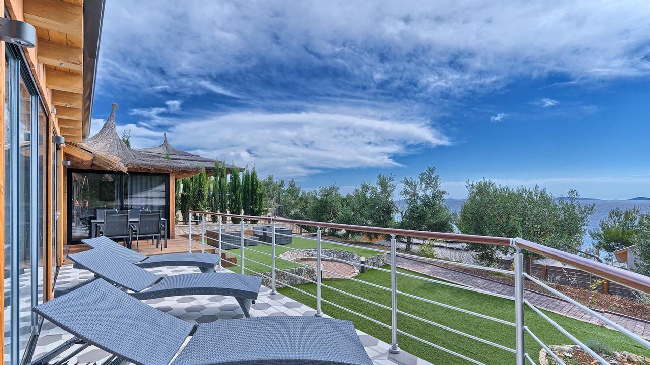 Photo of Patio Balcony in Jezera