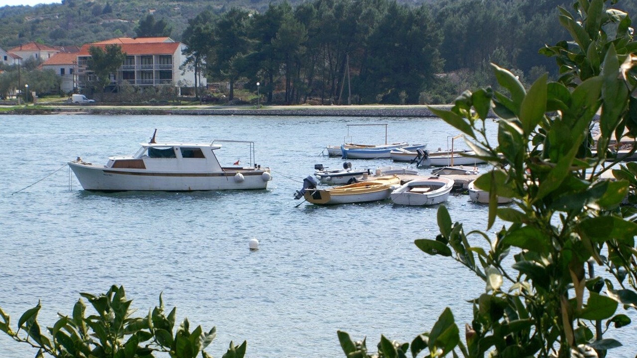 Photo of Others in Lumbarda