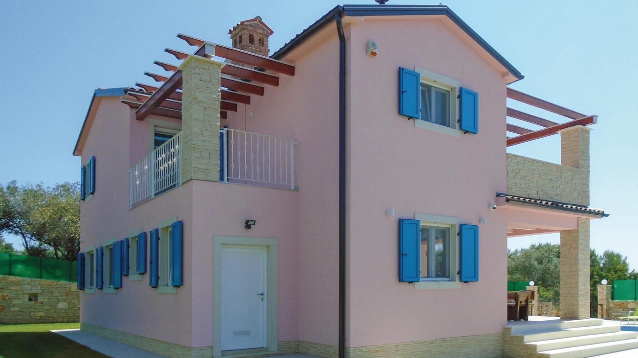 Photo of Outdoor in Peroj