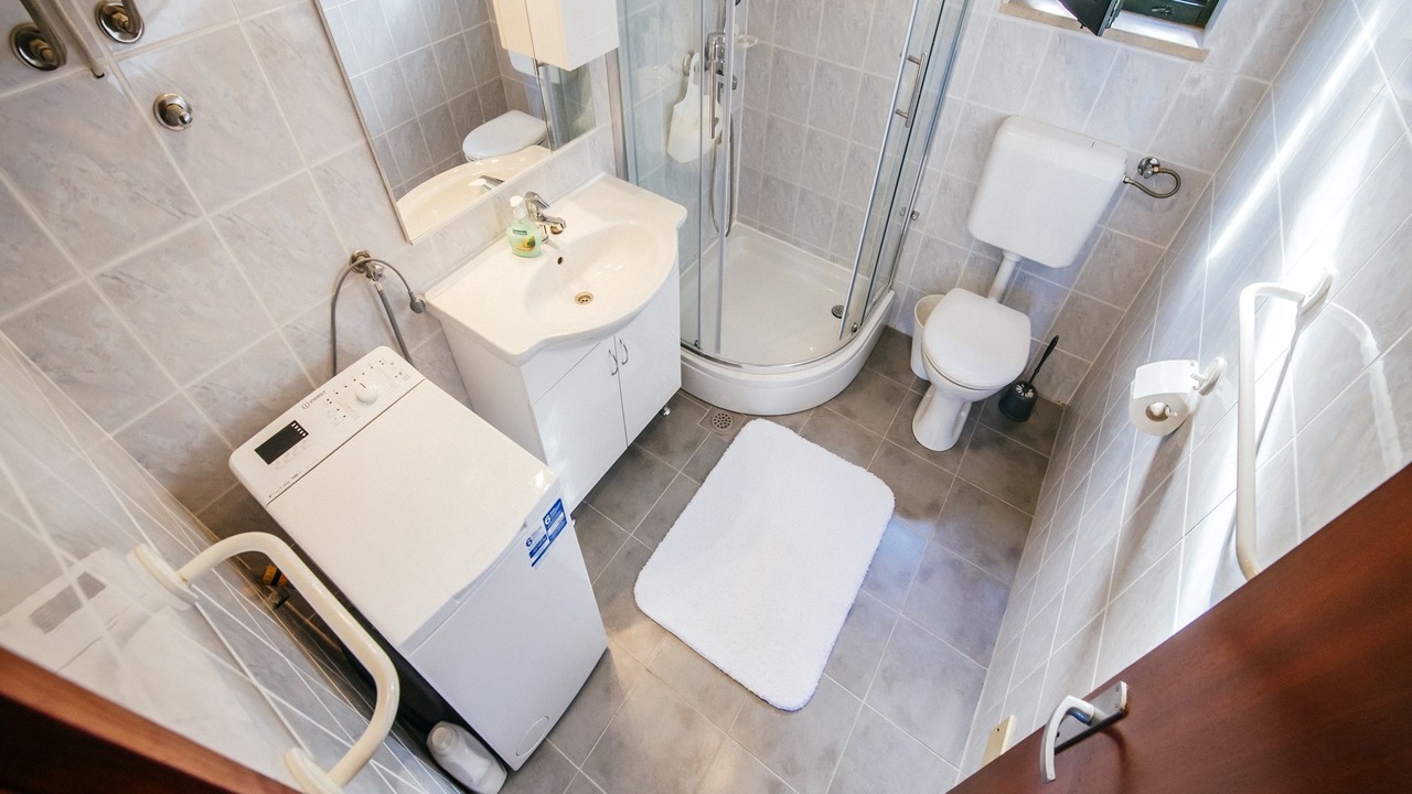 Photo of Bathroom in Mali Iz