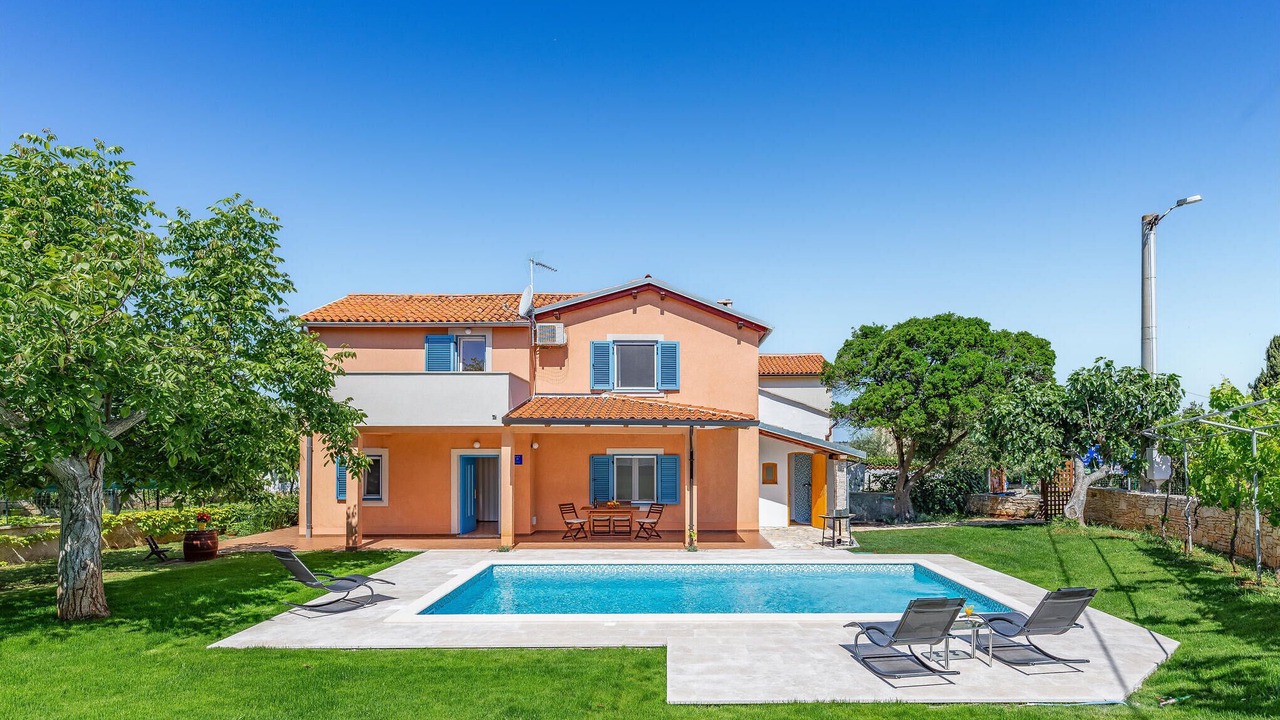 Photo of Outdoor in Banjole