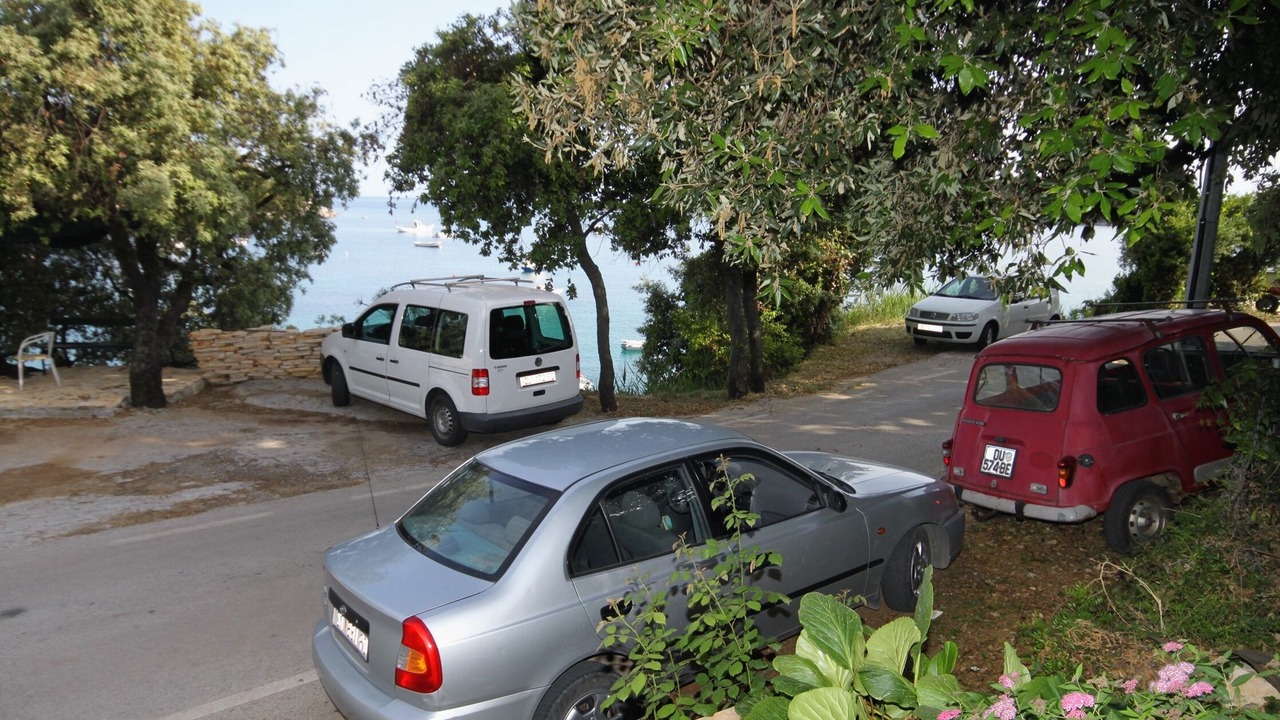 Photo of Others in Molunat