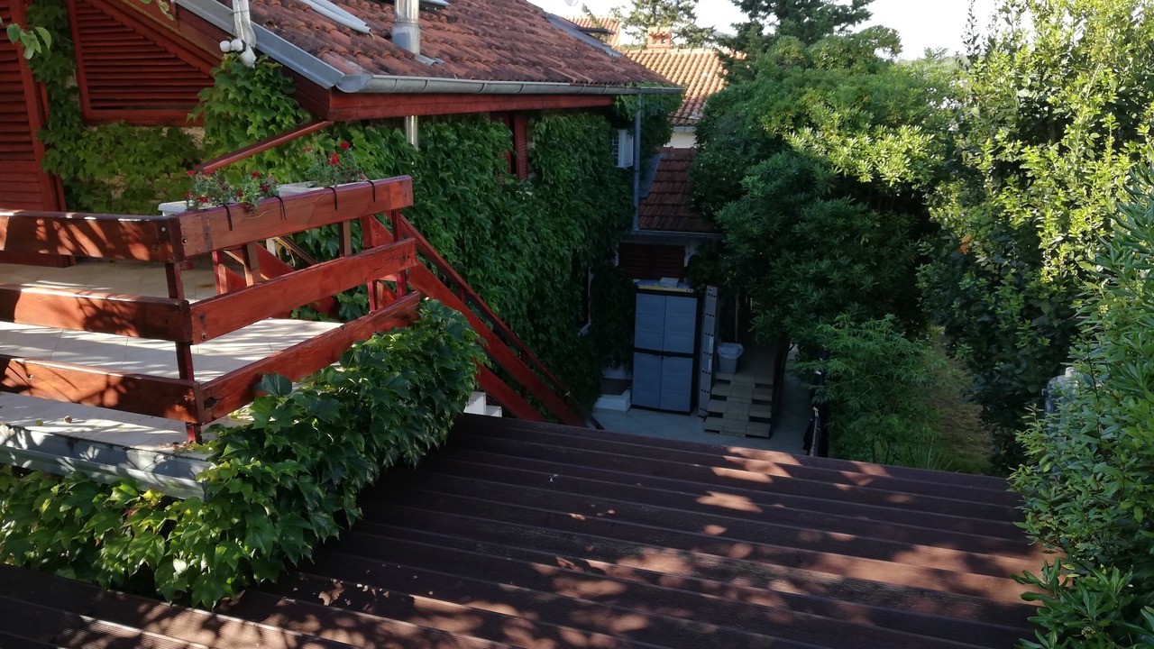 Photo of Outdoor in Petrcane