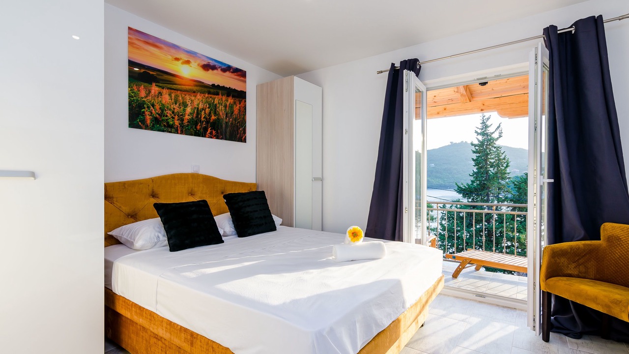 Photo of Bedroom in Molunat