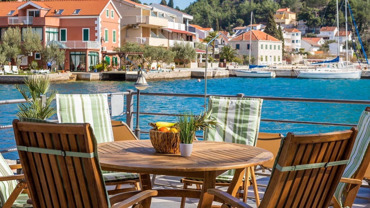 Photo of Outdoor in Blace