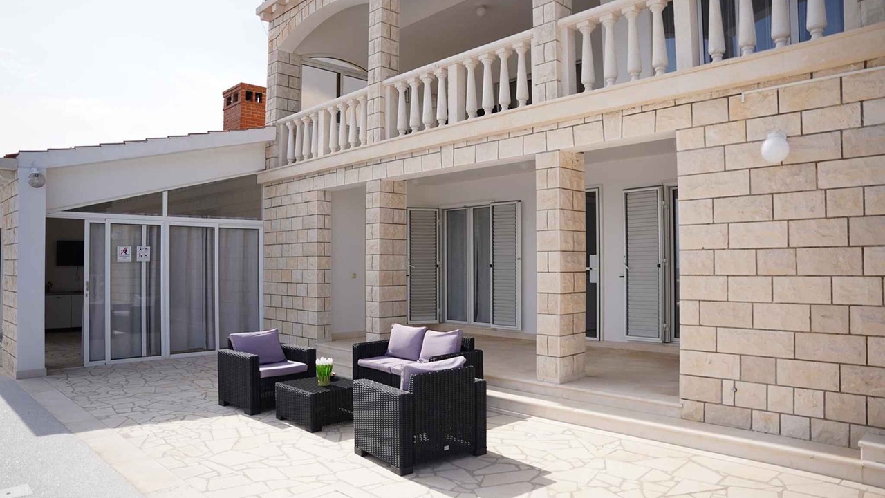 Photo of Patio Balcony in Potirna