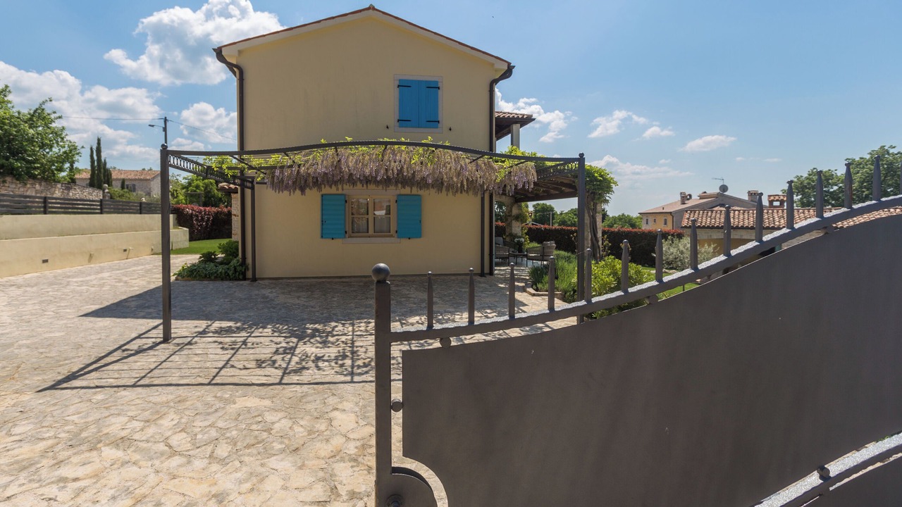 Photo of Outdoor in Heraki