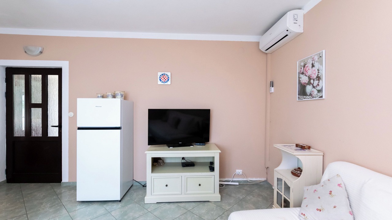 Photo of Livingroom in Rab
