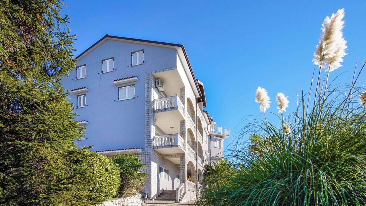 Photo of Patio Balcony in Sarsoni