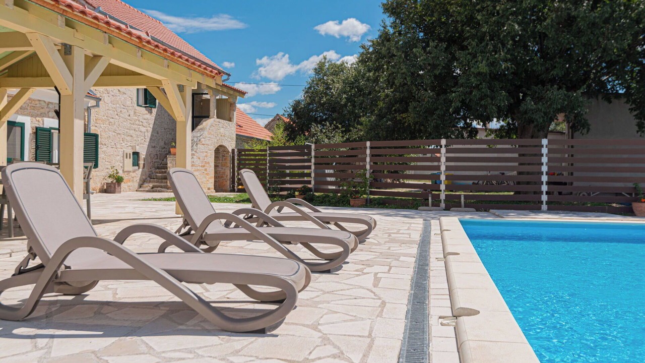 Photo of Patio Balcony in Oklaj