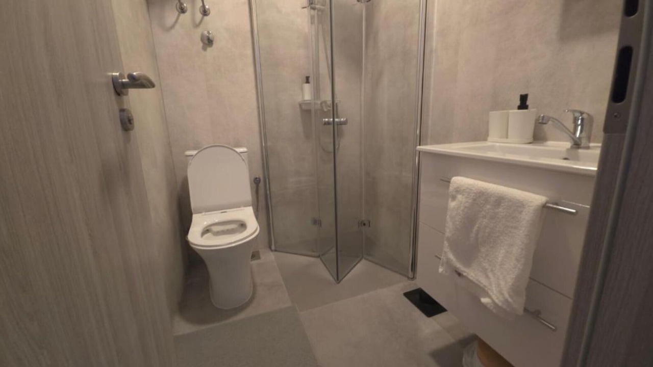 Photo of Bathroom in Cove Parja