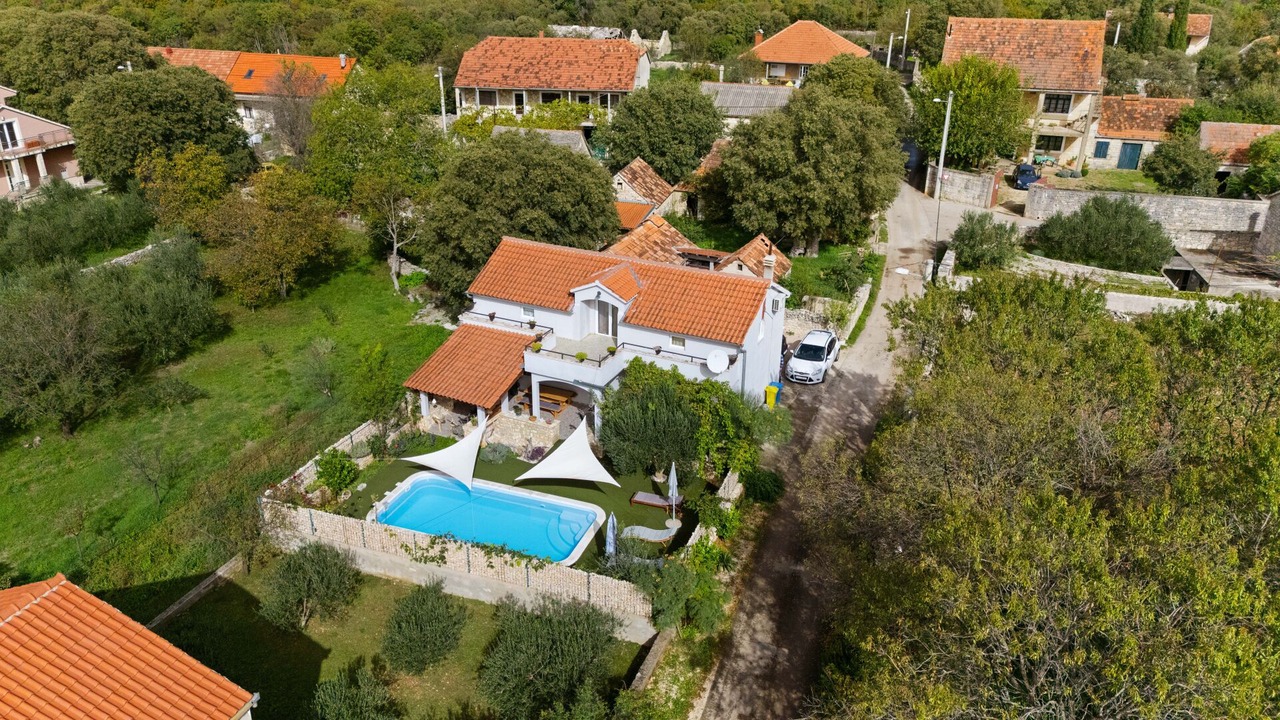 Photo of Outdoor in Promina