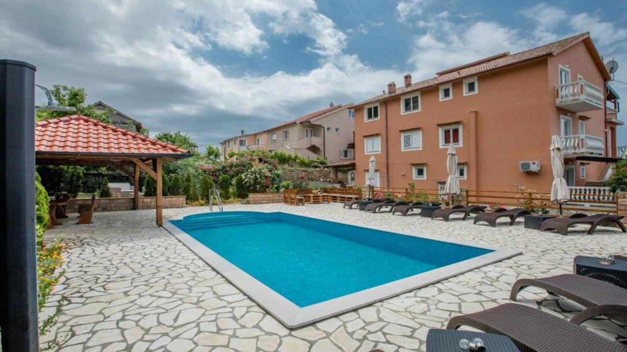 Photo of Outdoor in Mundanije