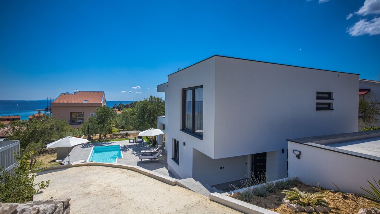 Photo of Outdoor in Banjol