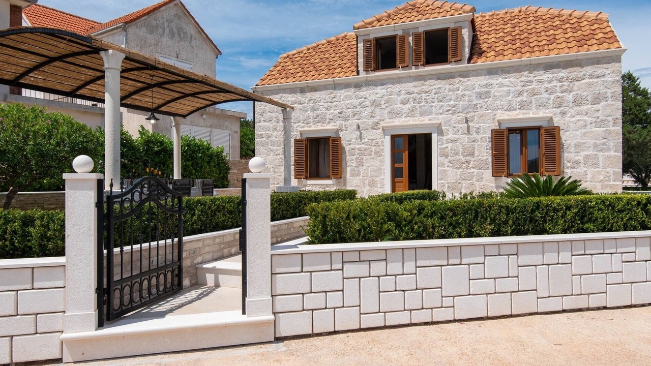 Photo of Outdoor in Loviste