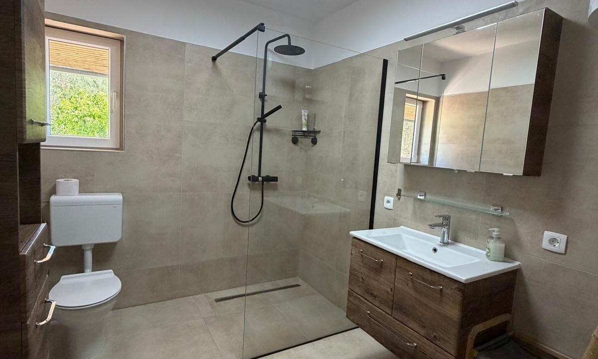 Photo of Bathroom in Blace
