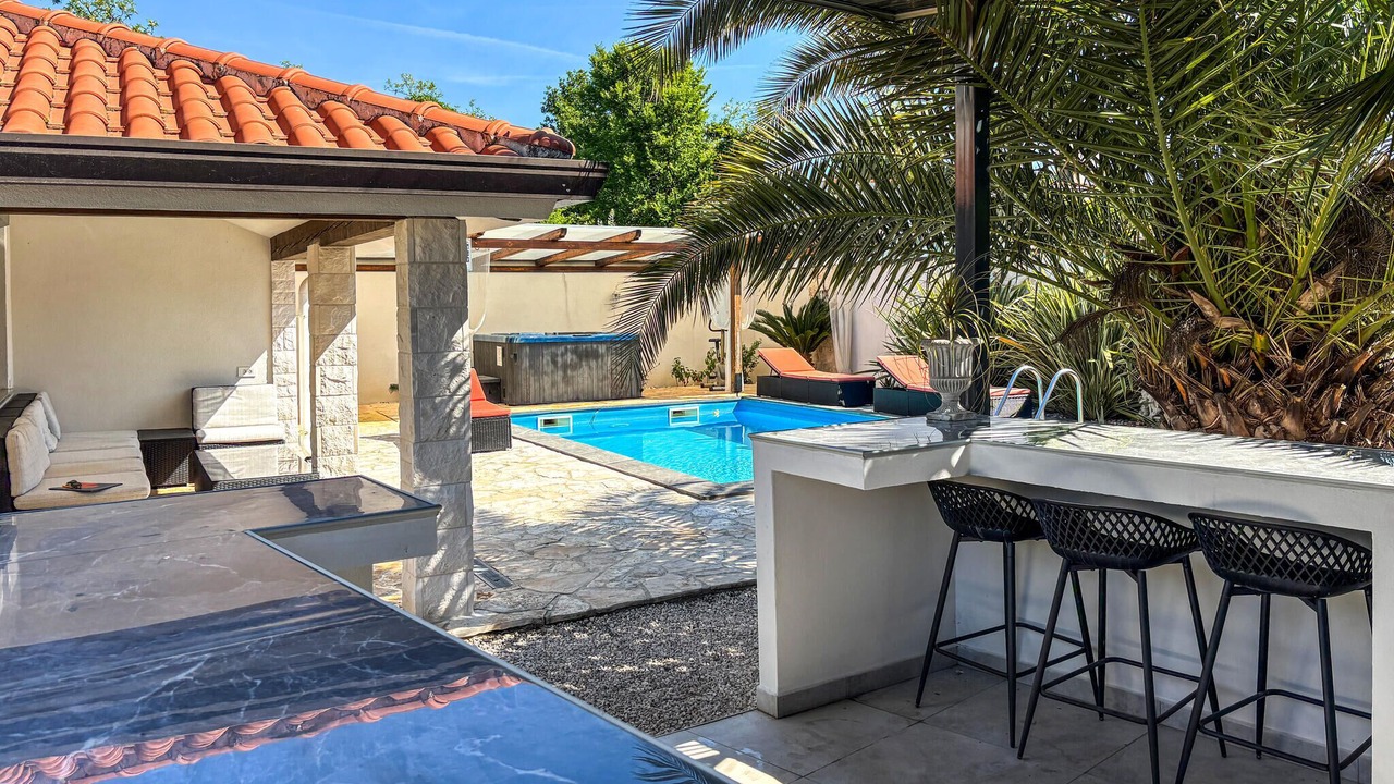 Photo of Outdoor in Vardica