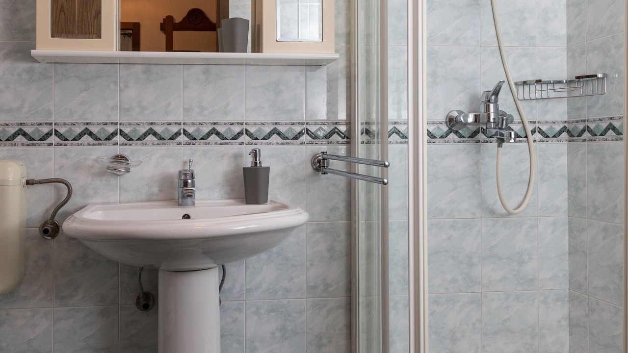 Photo of Bathroom in Pile