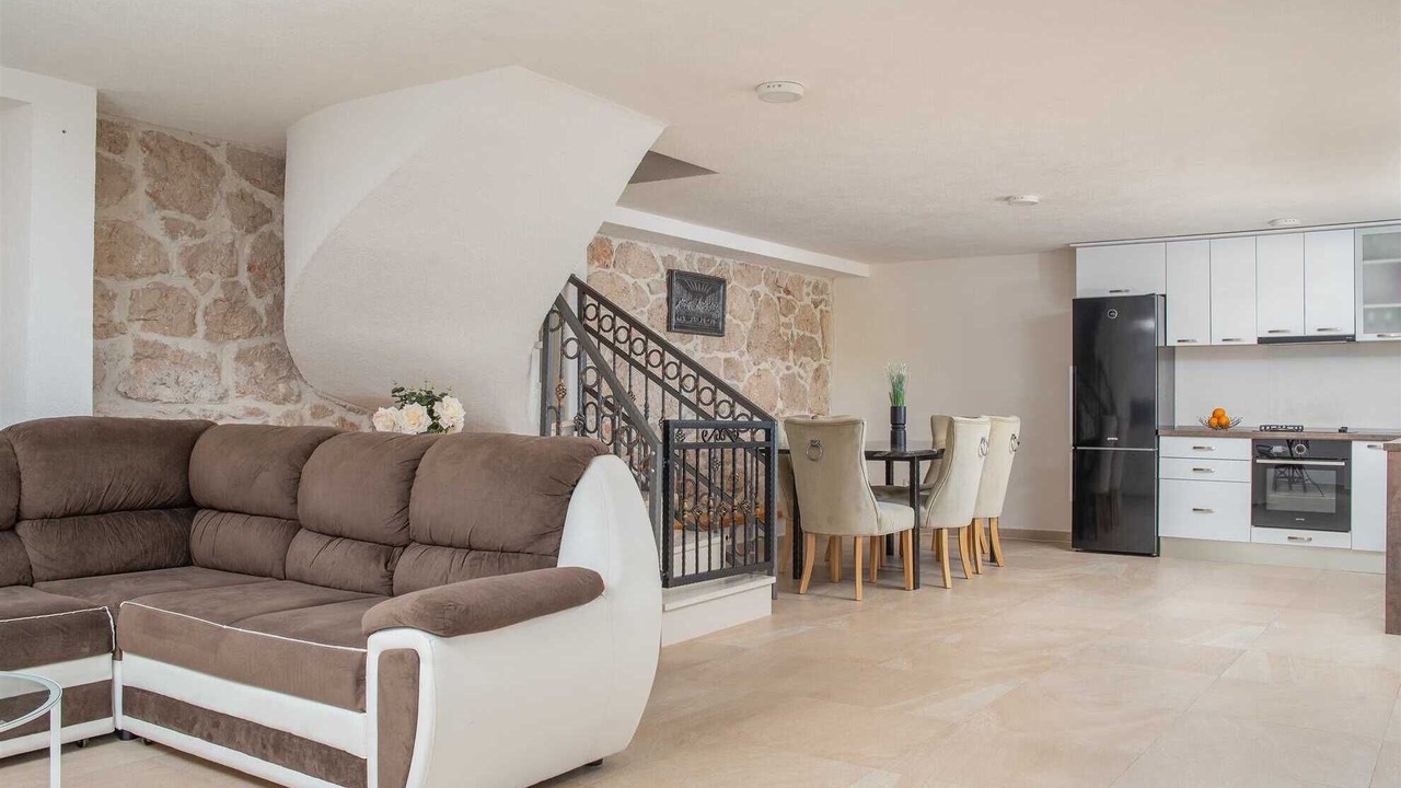 Photo of Livingroom in Trn