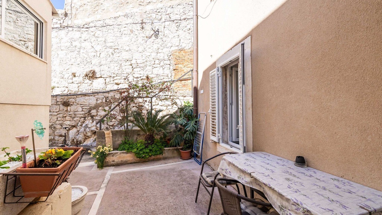 Photo of Outdoor in Gruz