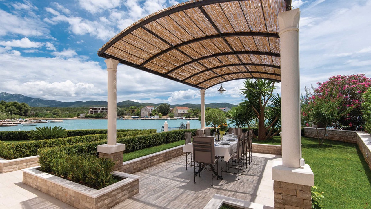 Photo of Patio Balcony in Loviste