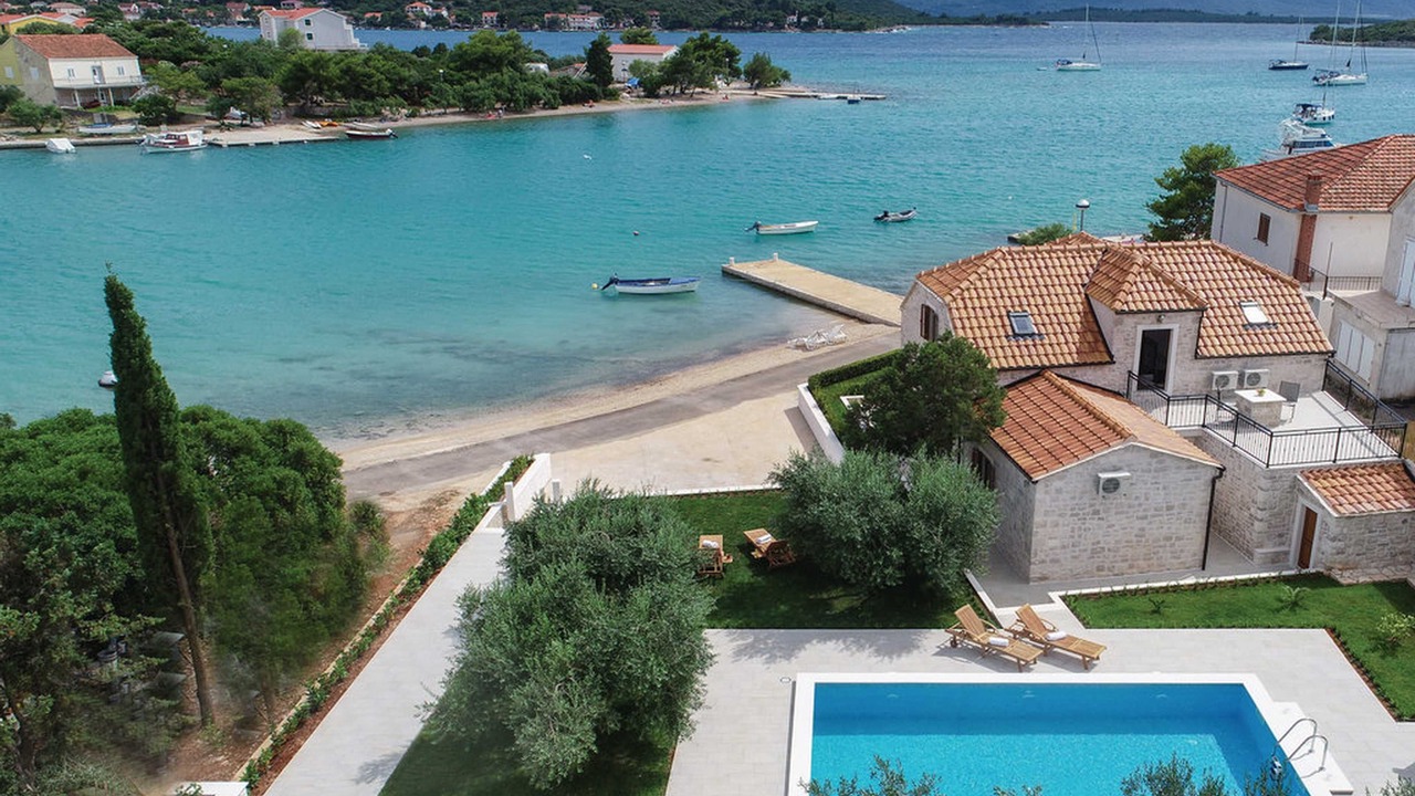 Photo of Outdoor in Loviste